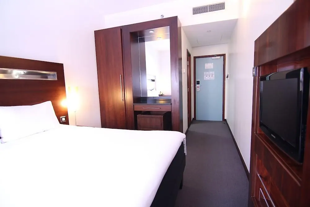 מלון דובאי Ibis World Trade Centre 3*,  איחוד האמירויות הערביות